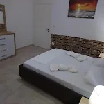 Teona Apartment *