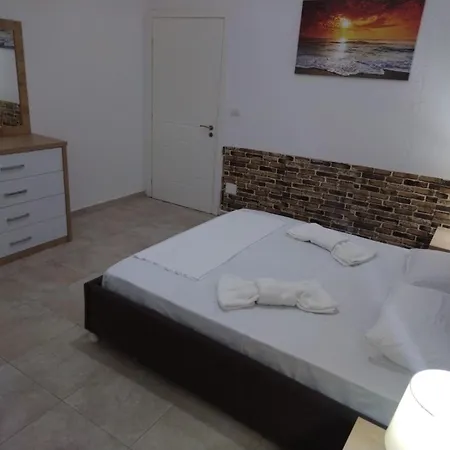 Teona Apartment *
